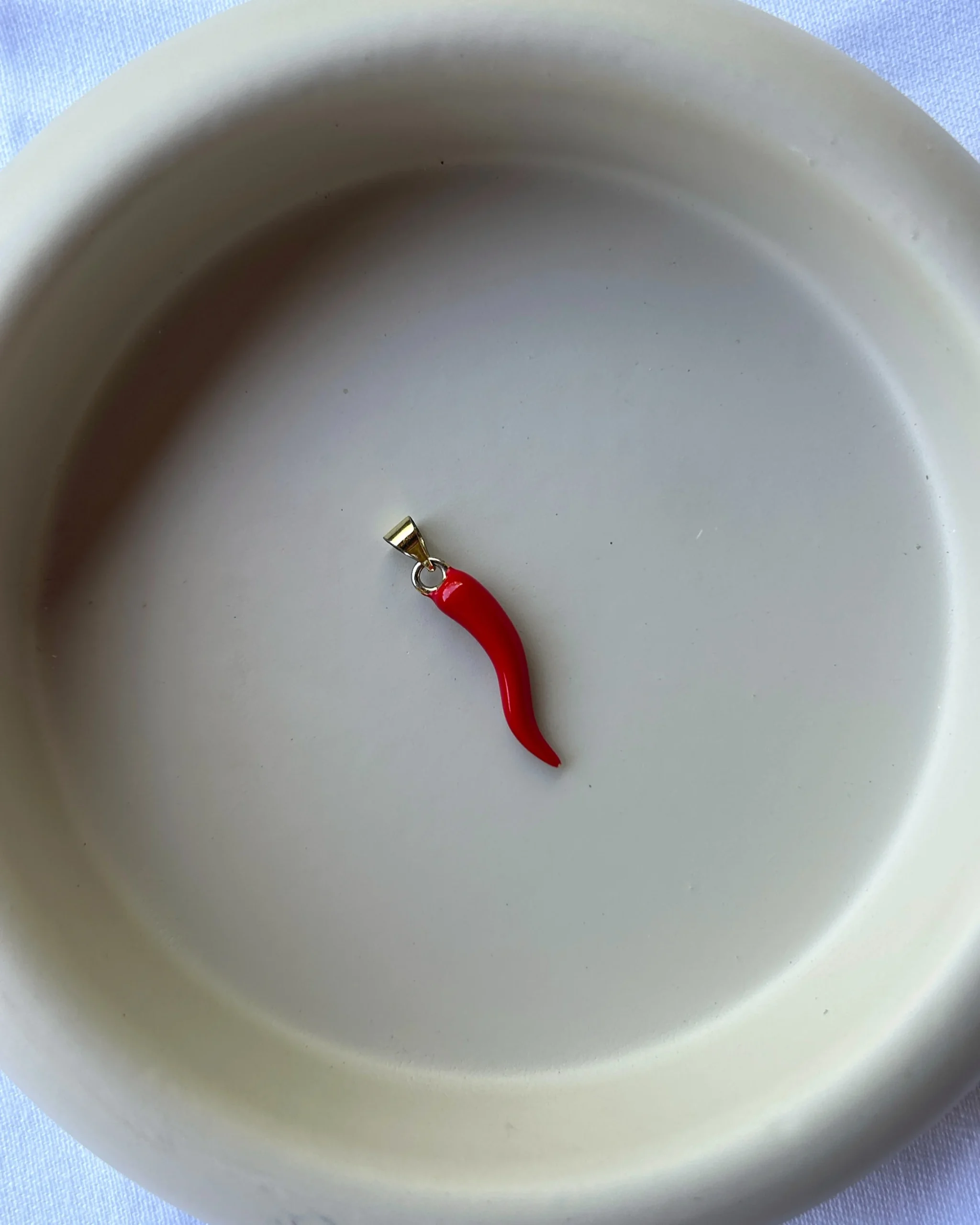 roter chili anhänger